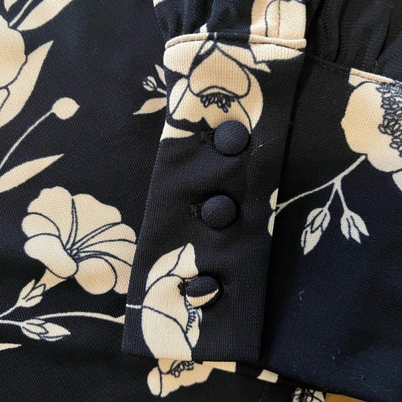 Ann Taylor Navy and White Floral Blouse - Picture 4 of 9